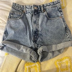 ZARA boyfriend shorts size 32